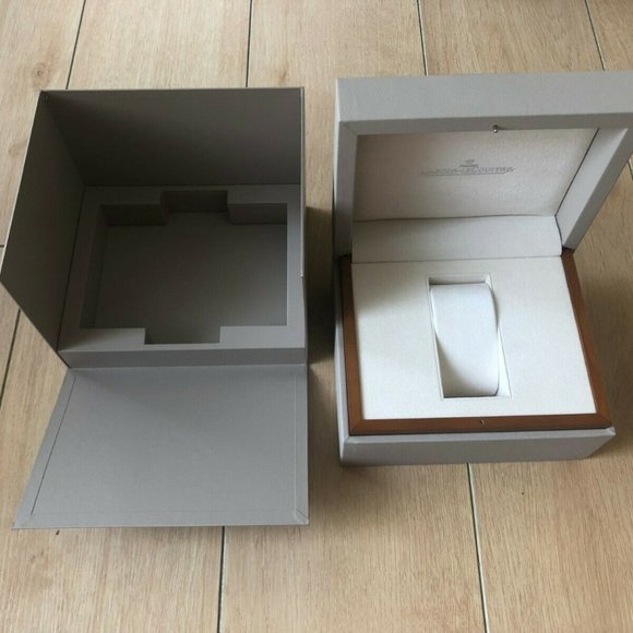 SOLD!BRAND new unused Jaeger-LeCoultre ORIGINAL BOX TO WATCH REVERSO - Picture 1 of 4